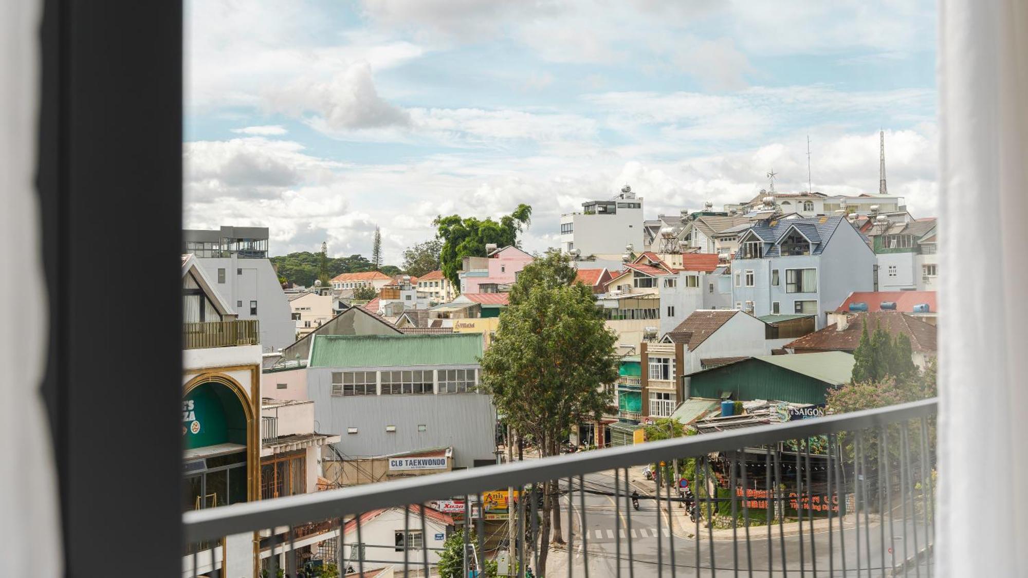 Ttr Central Apart Hotel Dalat Exteriör bild